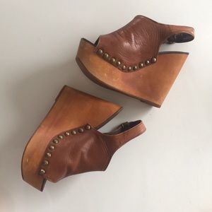 ➕Jeffery Campbell Wooden Wedges!
